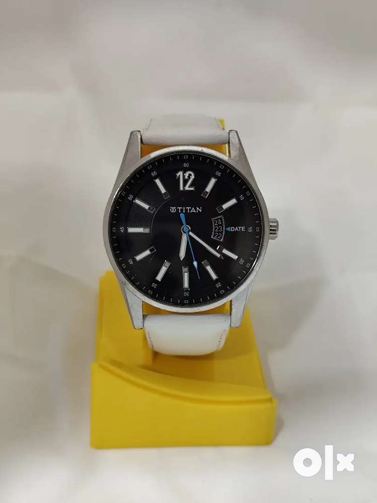 Titan watch 9322saa on sale price