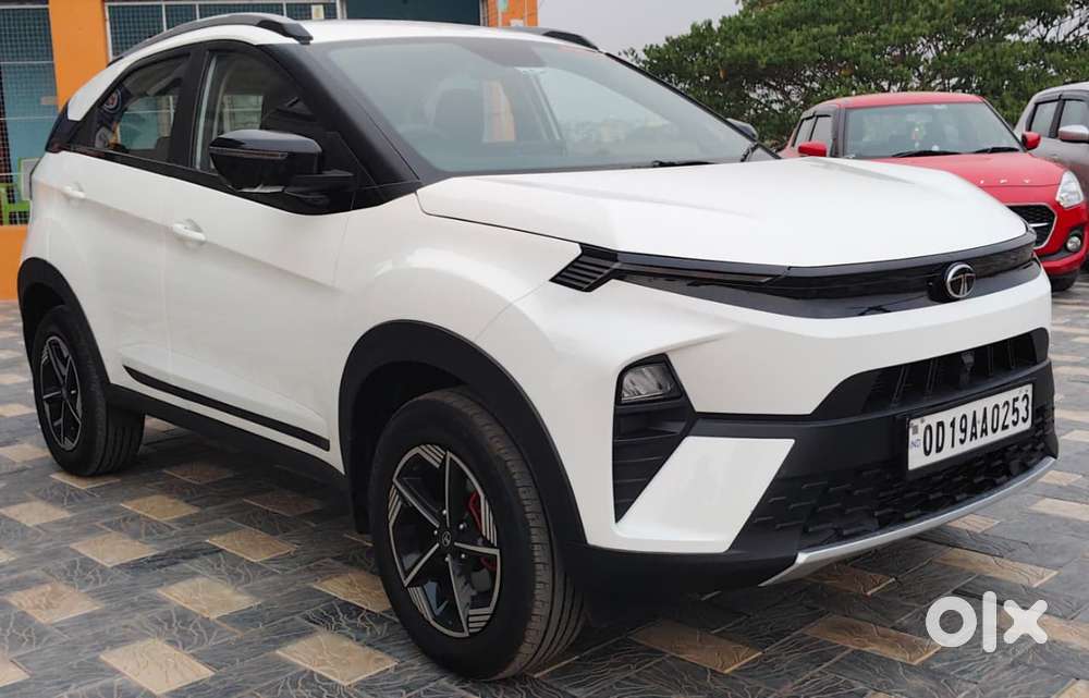 Tata Nexon Creative Plus 1.2 Revotron Petrol 6 Mt, 2024, Petrol