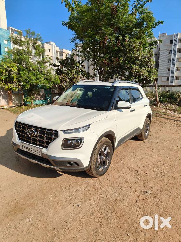 Hyundai Venue 2021 Diesel 16500 Km Driven