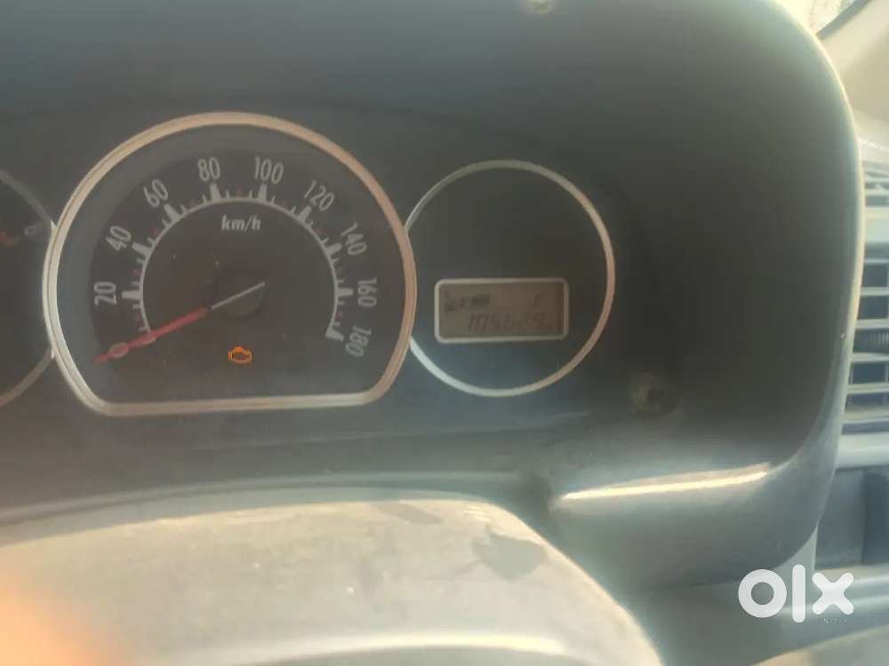 गाड़ी चलने मे अच्छी है अलोय वहिल है Km 107000 चली हुई है हिसार नाम है