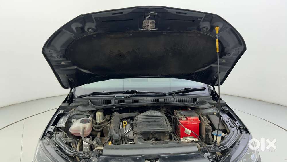Skoda Slavia Style 1.0l Tsi At, 2022, Petrol
