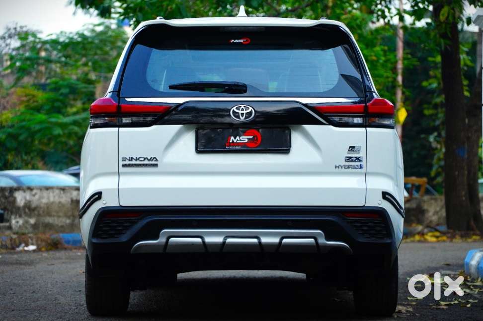 Toyota Innova Hycross 2.0 Zx Hybrid 7 Str, 2023, Petrol