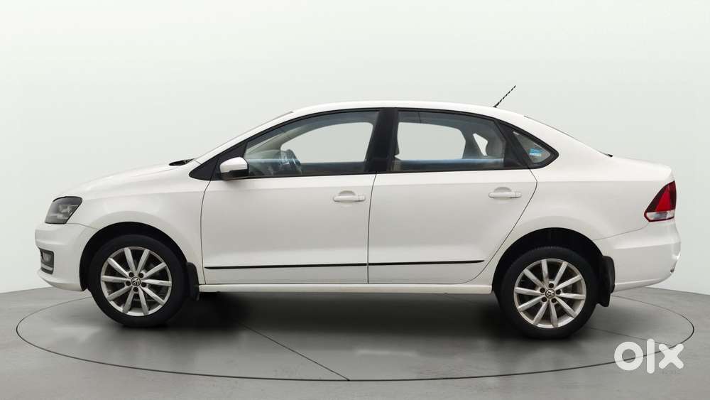 Volkswagen Vento 1.2 Highline Plus At 16 Alloy, 2017, Petrol