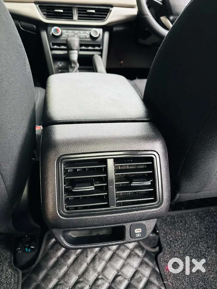 Mahindra Xuv700 2.2 Ax 5 Diesel At 7 Str, 2023, Diesel