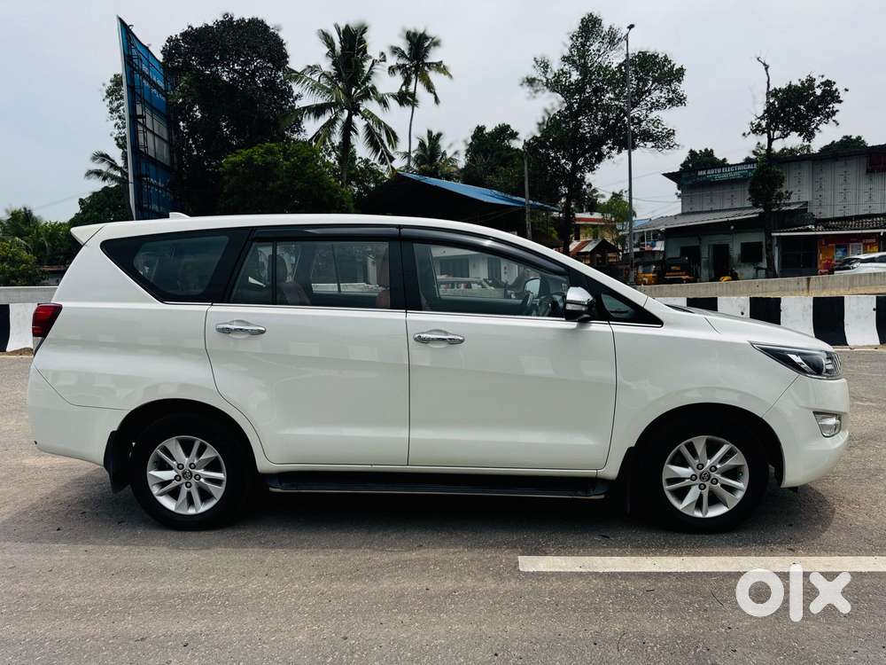Toyota Innova Crysta 2.4 Vx Mt, 2016, Diesel