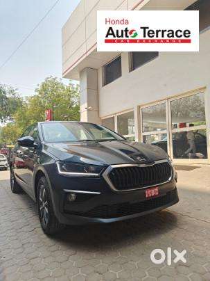 Skoda Slavia 1.0 Tsi Style At, 2025, Petrol