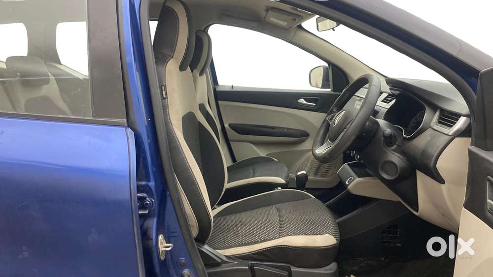 Renault Triber 1.0 Rxz Amt Dual Tone, 2021, Petrol
