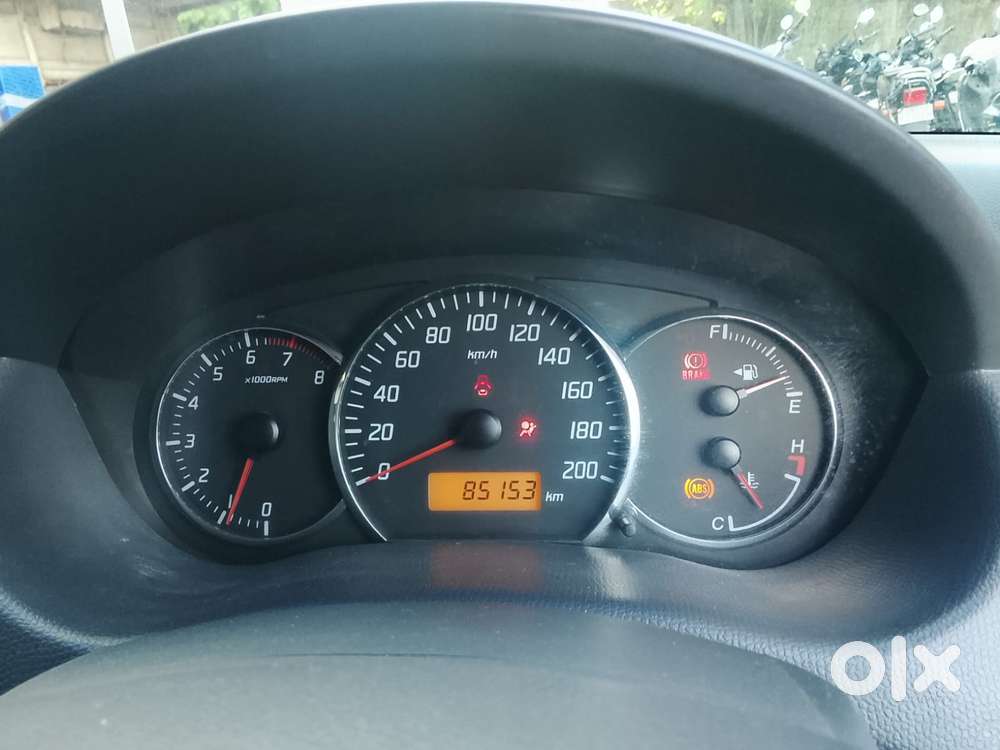 Maruti Suzuki Swift Dzire Zxi, 2011, Petrol