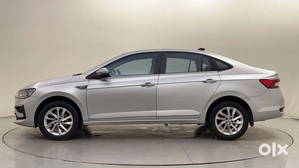 Skoda Slavia Ambition 1.0l Tsi At, 2022, Petrol