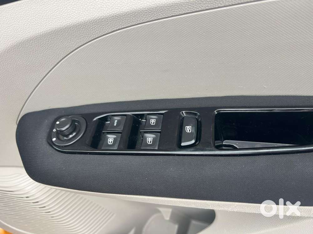 Renault Triber Rxz, 2020, Petrol