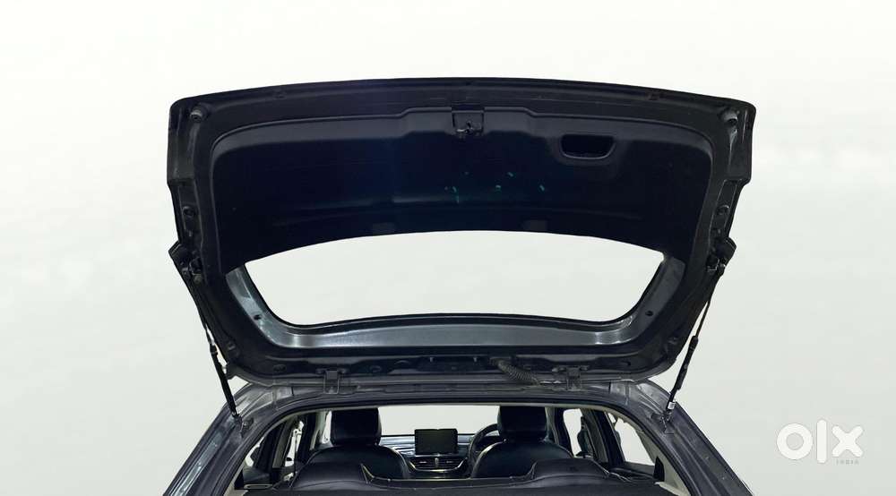 Tata Altroz 1.2 Xe Plus Petrol, 2022, Petrol