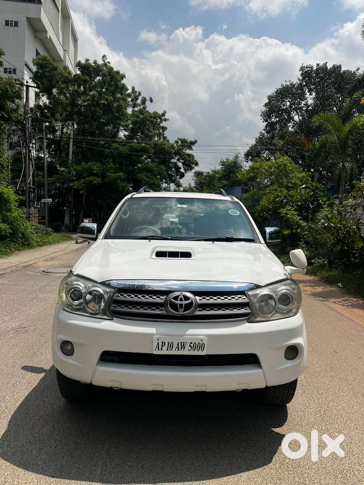 Toyota Fortuner 3.0 4x4 Manual, 2011, Diesel