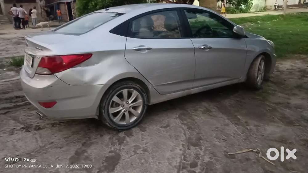 Hyundai Verna 1.6 Litre 5 X Camera