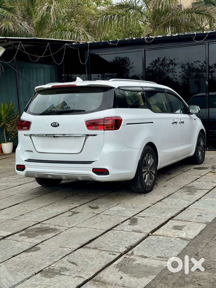 Kia Carnival Premium, 2020, Diesel