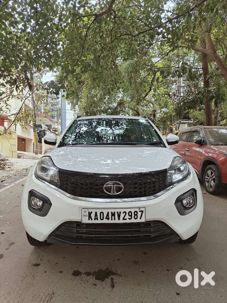 Tata Nexon White 1.5 Revotorq Xza Plus Top End Model