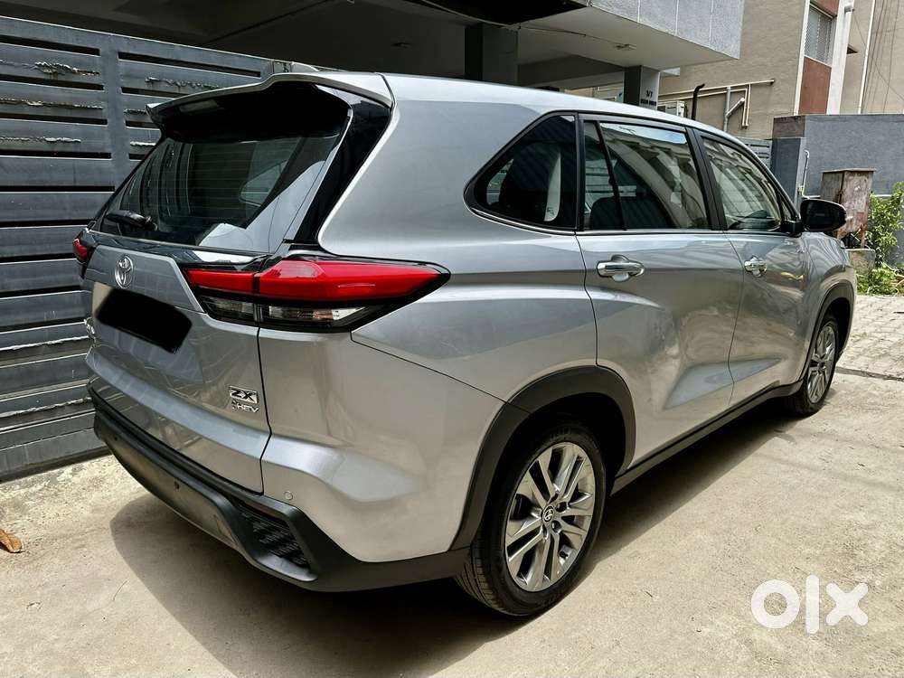 Toyota Innova Hycross 2.0 Zx (o) Hybrid 7 Str, 2025, Petrol