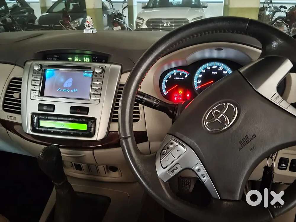 Toyota Innova 2013 Diesel 95000 Km Driven