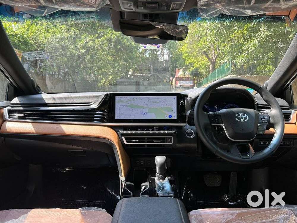 Toyota Camry Hybrid, 2025, Petrol