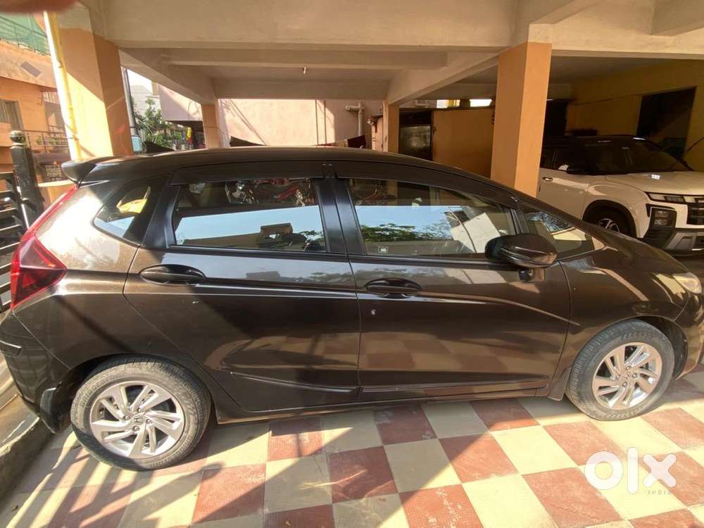 Honda Jazz 2018 Petrol Well Maintained, Smooth Engine Snd Good Mileage