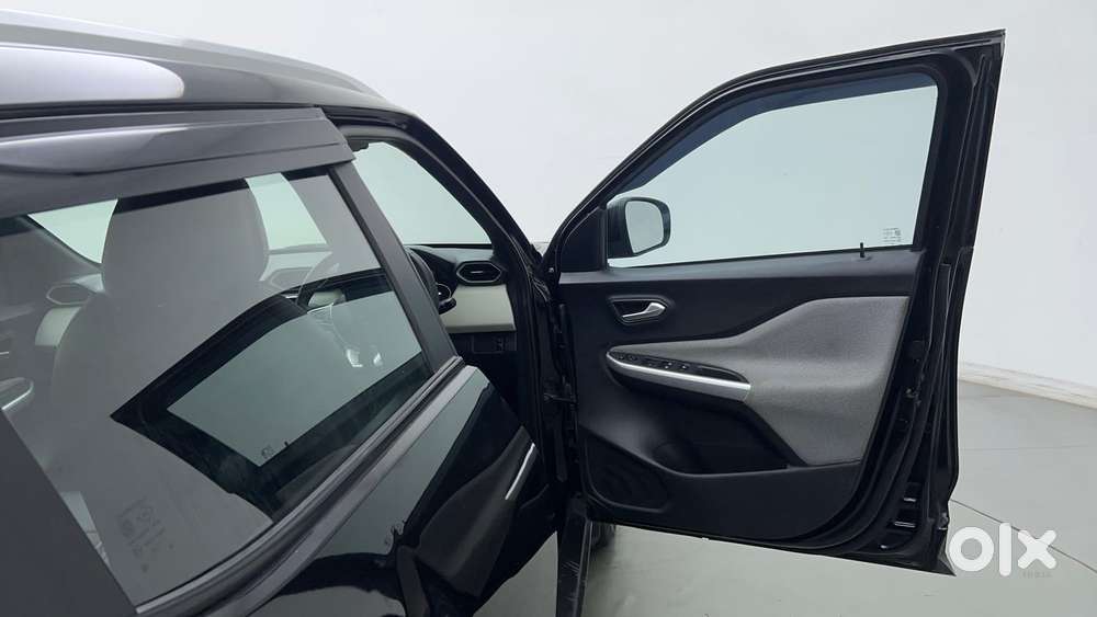 Nissan Magnite 1.0 Xv, 2021, Petrol