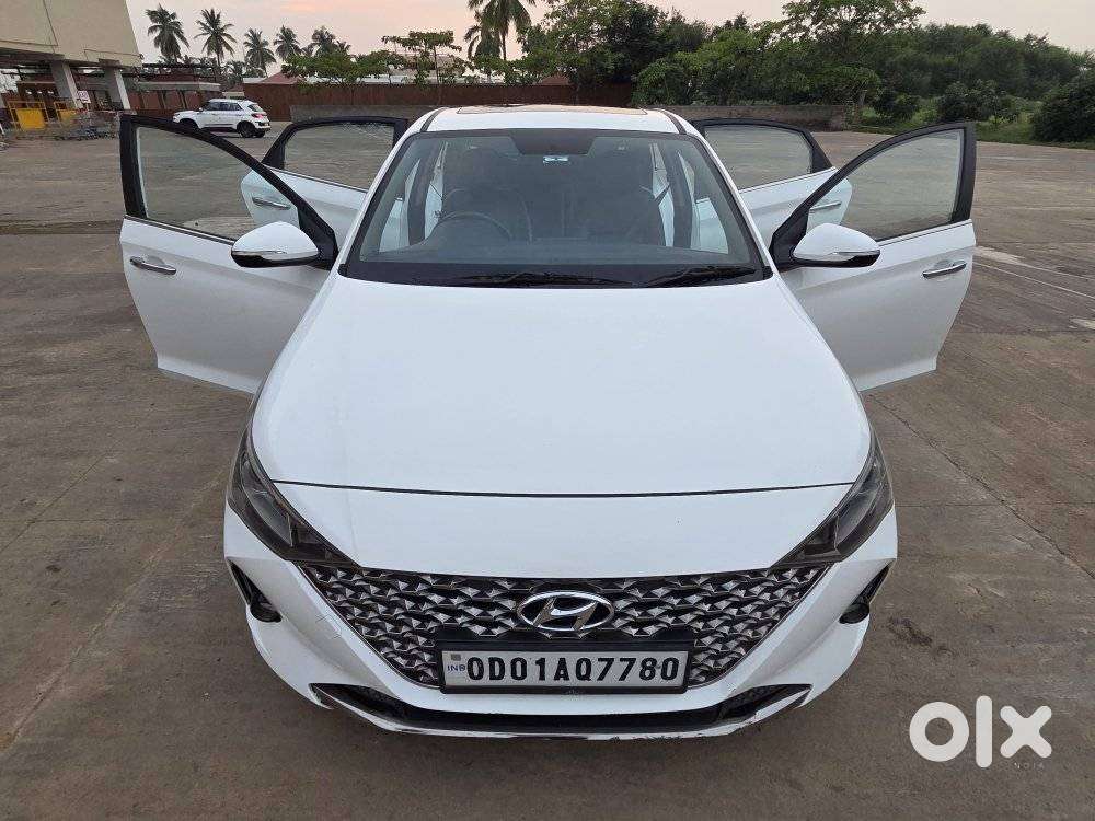 Hyundai Verna 1.5 Sx (o) Vtvt, 2023, Petrol