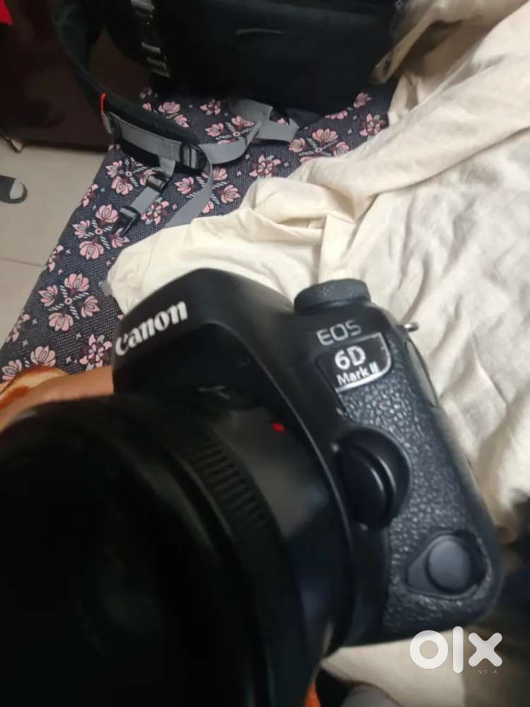 Canon 6d mark 2 with 24-105 lens usm1