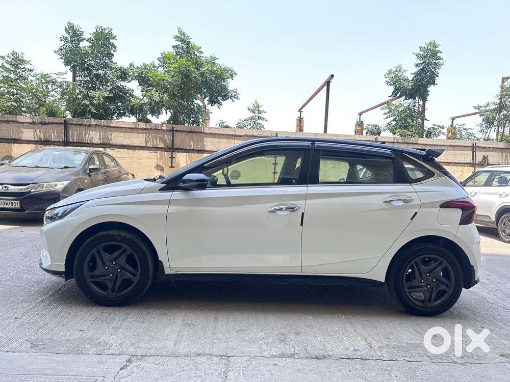 Hyundai New I20 1.2 Sportz Mt Dual Tone, 2022, Petrol
