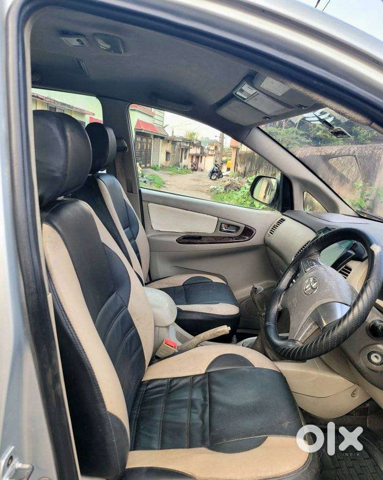 Toyota Innova 2.5 V 8 Str, 2015, Diesel
