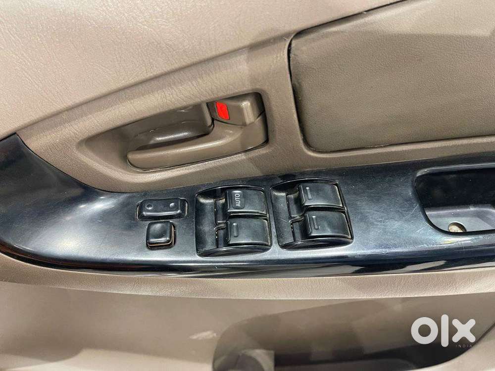 Toyota Innova 2.5 G (diesel) 7 Seater Bs Iv, 2015, Diesel
