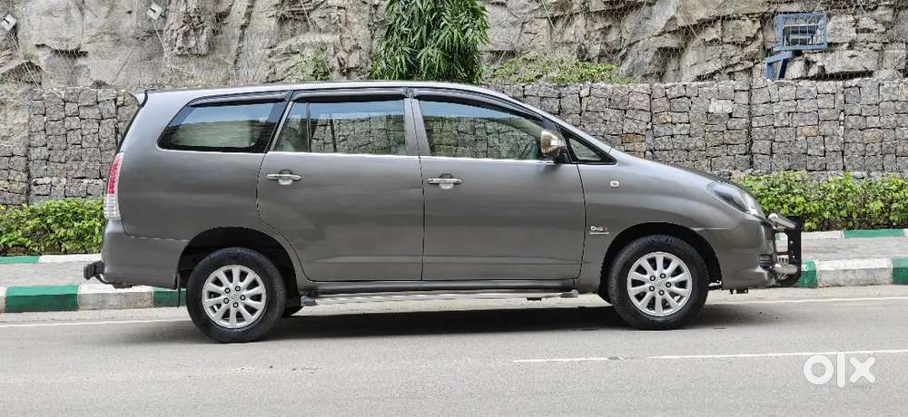 Toyota Innova 2.5 G 2011