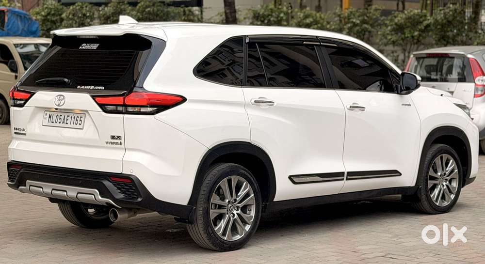 Toyota Innova Hycross 2.0 Zx Hybrid 7 Str, 2023, Petrol