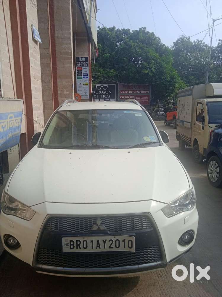 Mitsubishi Outlander Petrol 2011