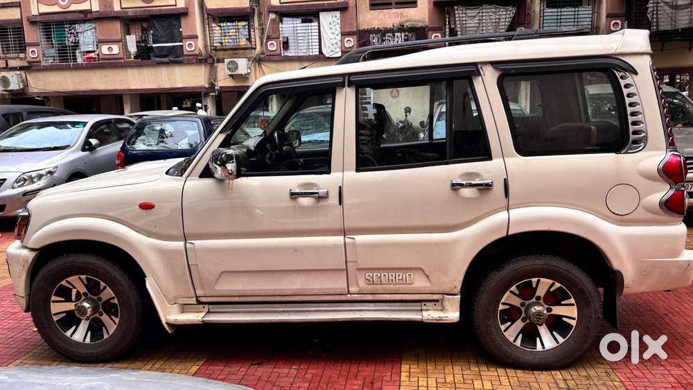 Well-maintained 2013 Mahindra Scorpio Sle 2.2 Mhawk (7-seater)  White