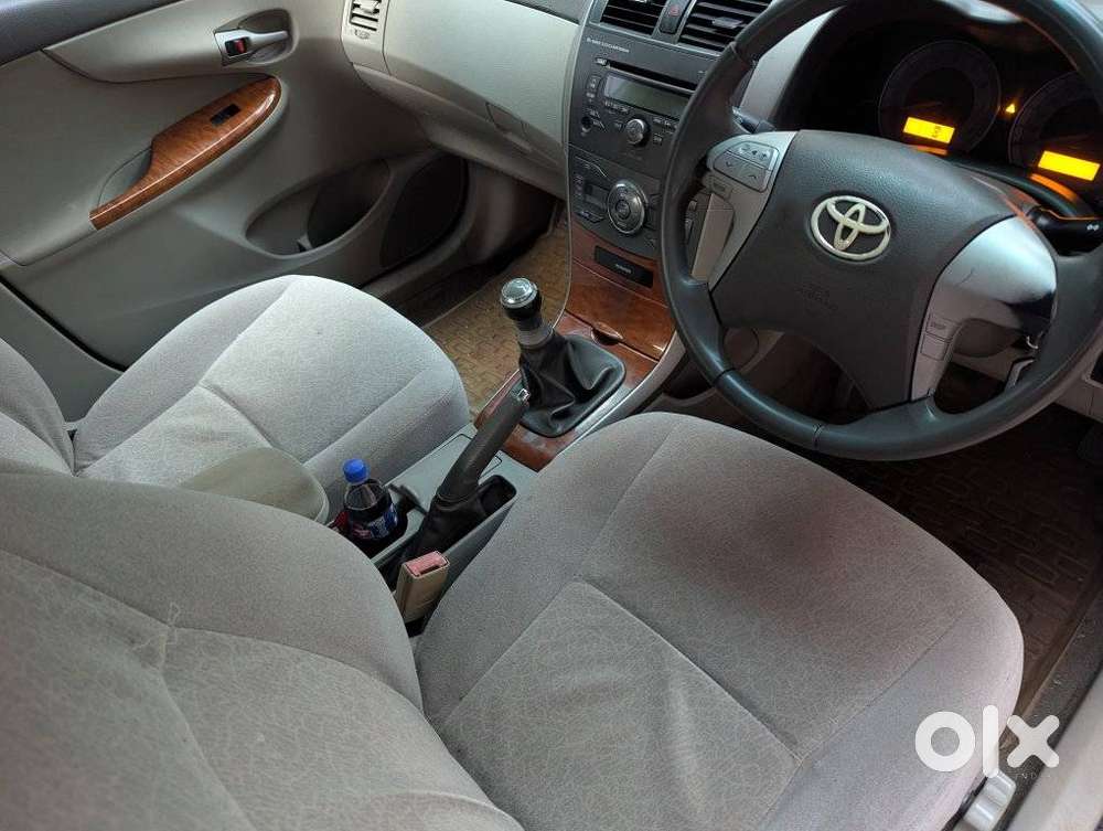 Toyota Corolla Altis 2010-2013 1.8 J, 2010, Petrol