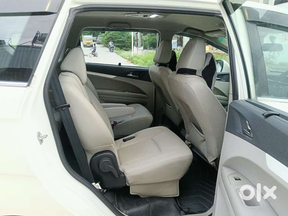 Mahindra Marazzo M8, 2018, Diesel