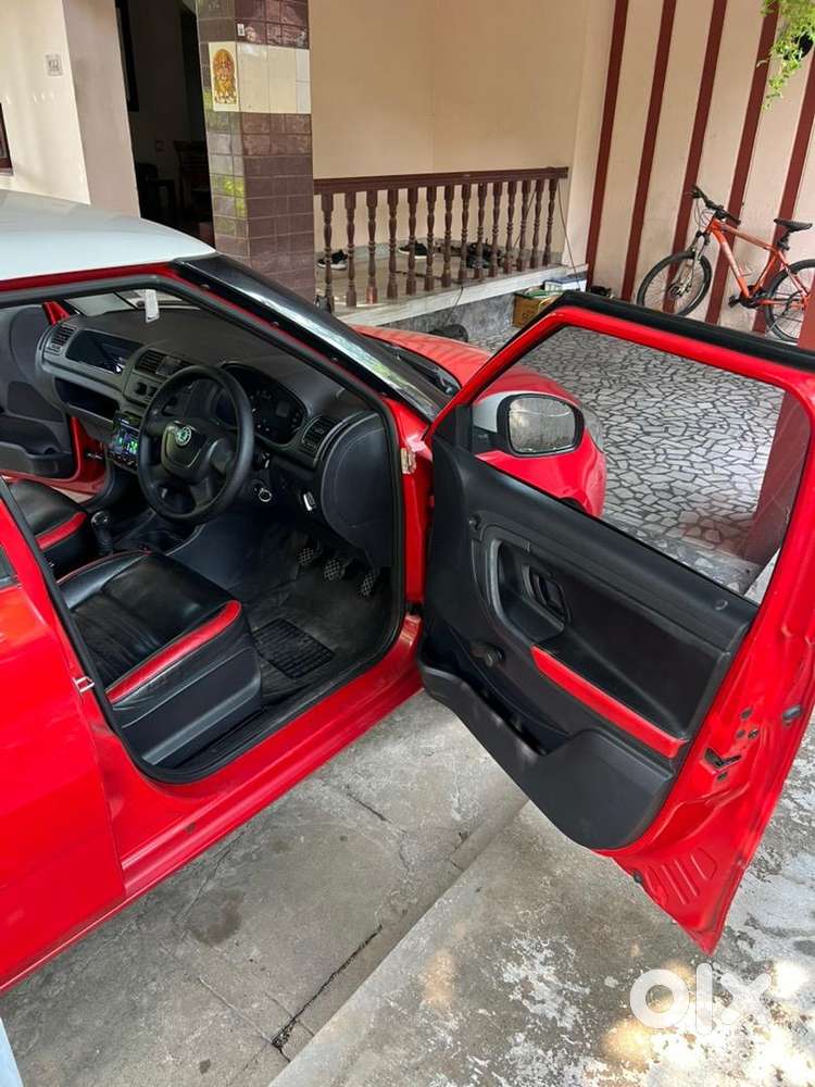 Skoda Fabia 2011 Petrol 94682 Km Driven 999.   50.  64.  999