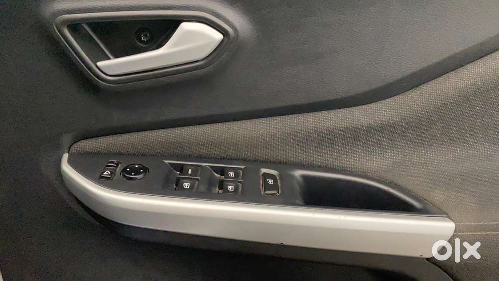 Nissan Magnite 1.0 Xv Premium, 2021, Petrol