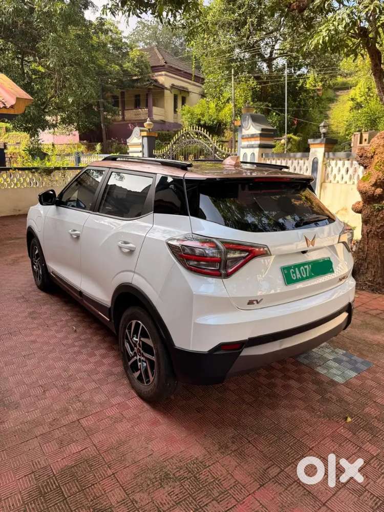 Mahindra Xuv400 El Pro Dual Tone 2024