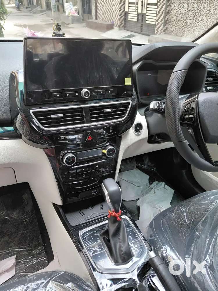 Mahindra Xuv 3xo 2026 Petrol 445 Km Driven