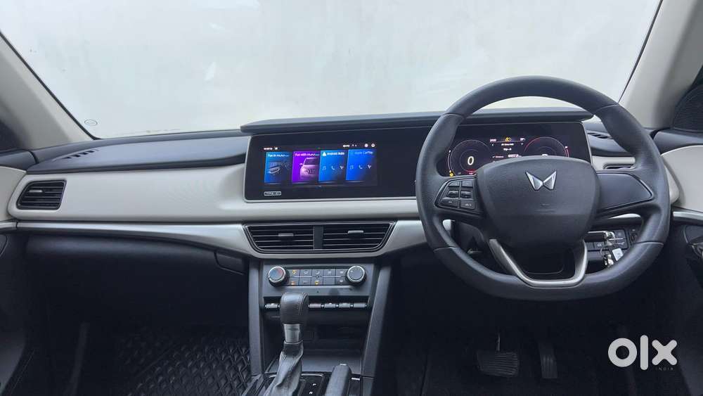 Mahindra Xuv700 2.0 Ax 5 Petrol At Str, 2022, Petrol