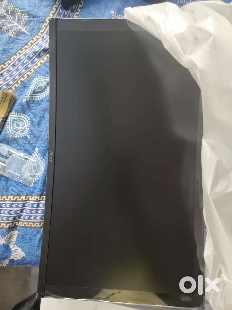 Acer monitor curve 27 inch, 1500r , 180 hzz