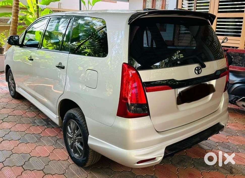 Toyota Innova 2010 Diesel Well Maintained