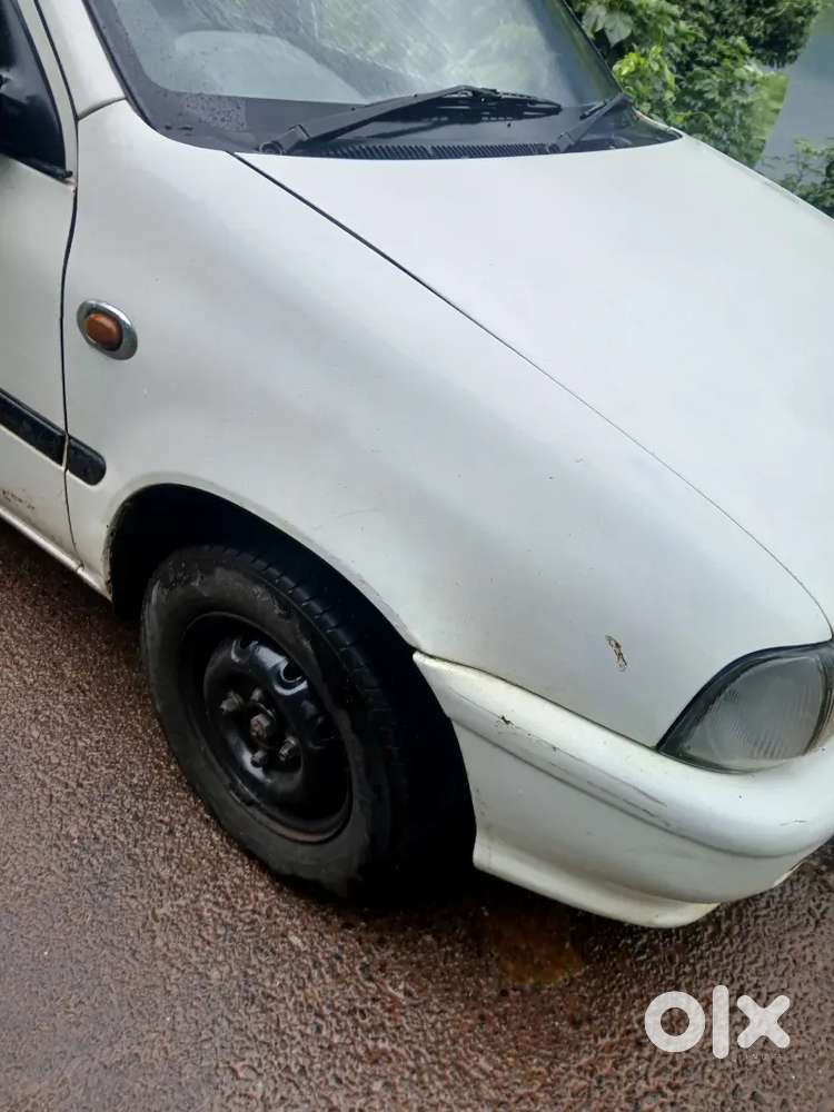 Maruti Zen White Saloon