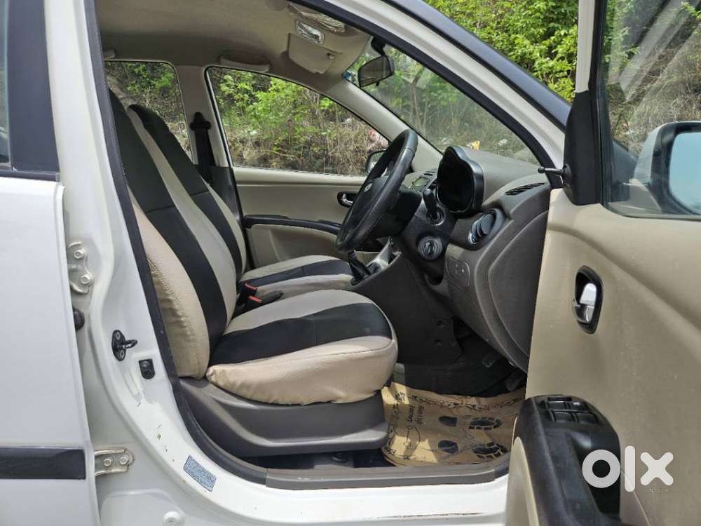 Hyundai I10 Sportz, 2015, Petrol