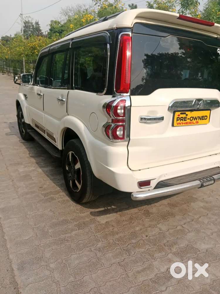 Mahindra Scorpio S5 Converted Into S11 Modified