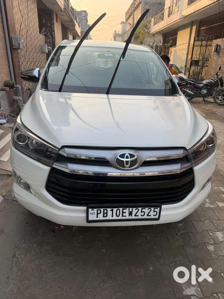 Toyota Innova Crysta 2016 Diesel 160000 Km Driven White Colour