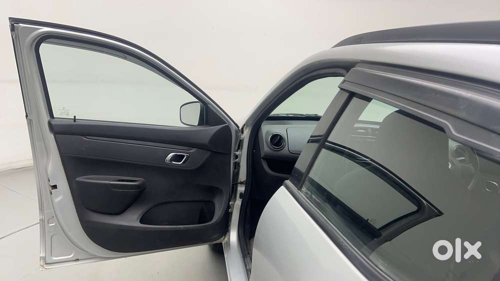Renault Kwid 2019-ongoing 1.0 Rxt (o), 2018, Petrol