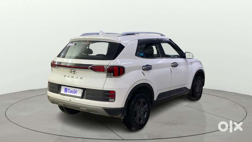 Hyundai Venue Sx(o) 1.0 Turbo Dct Knight Edition, 2023, Petrol