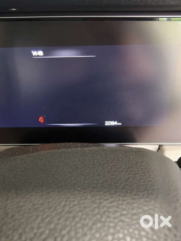 Mahindra Xuv700 Petrol 2022 1st Owner