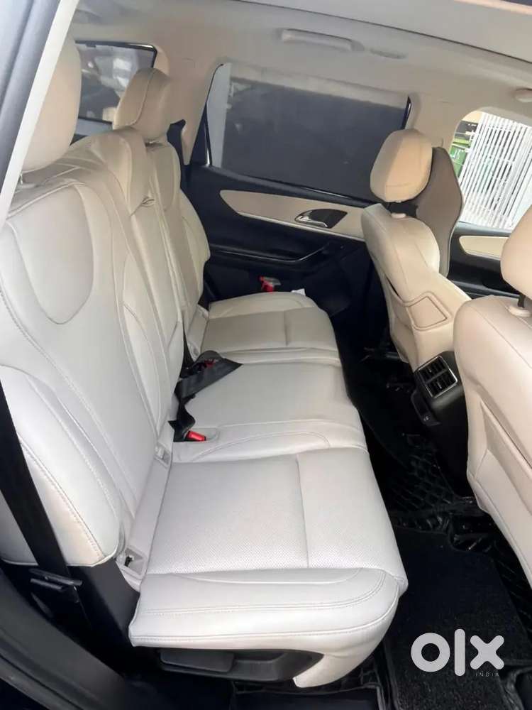 Mahindra Xuv700 2025 Diesel 28000 Km Driven